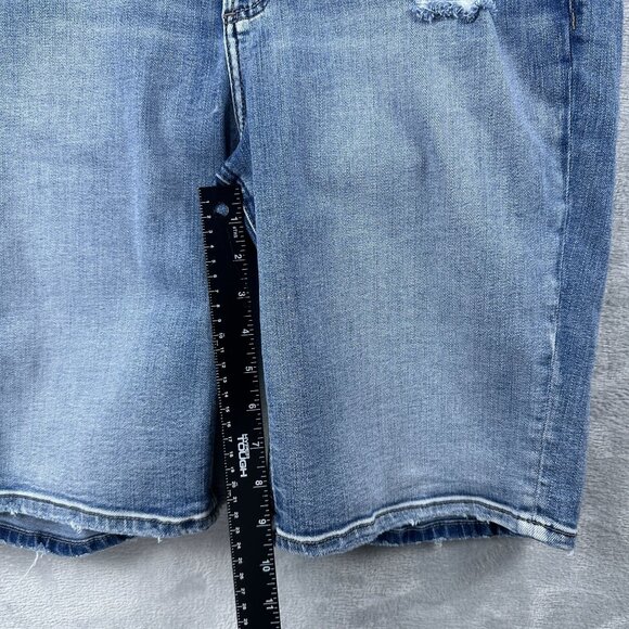 Silver Jeans Avery Bermuda Shorts Womens Size W32/L9 Distressed High Rise Blue - Picture 7 of 10